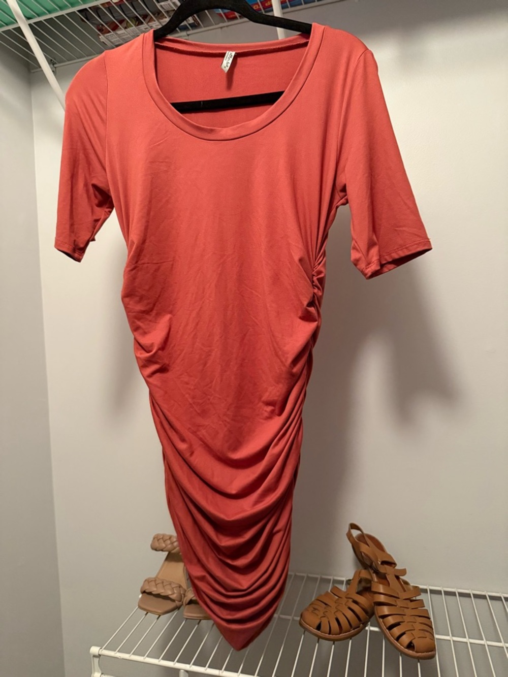 Rust Ruched maternity T-Shirt Dress - Women